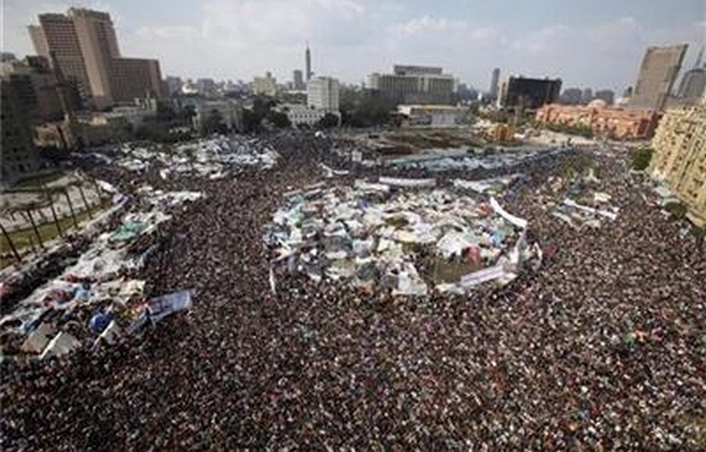 110211-EgyptCairoProtest-AlManar-03