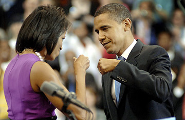 obama_fist_bump_0605