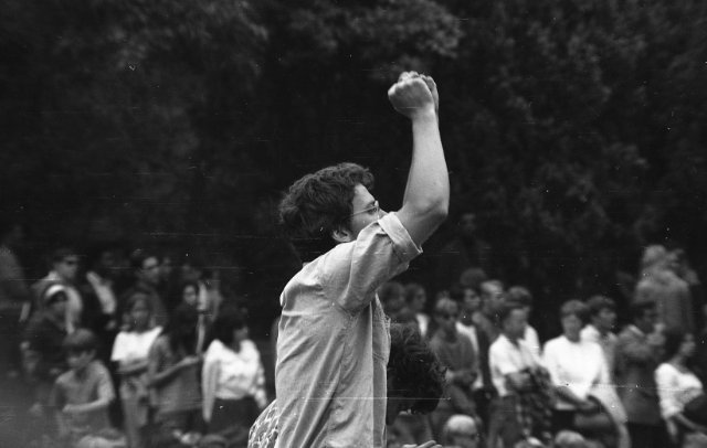 MV5BNDAwMDA5Nzk0N15BMl5BanBnXkFtZTcwNjUzMzAzNQ@@._V1_SX640_SY720_